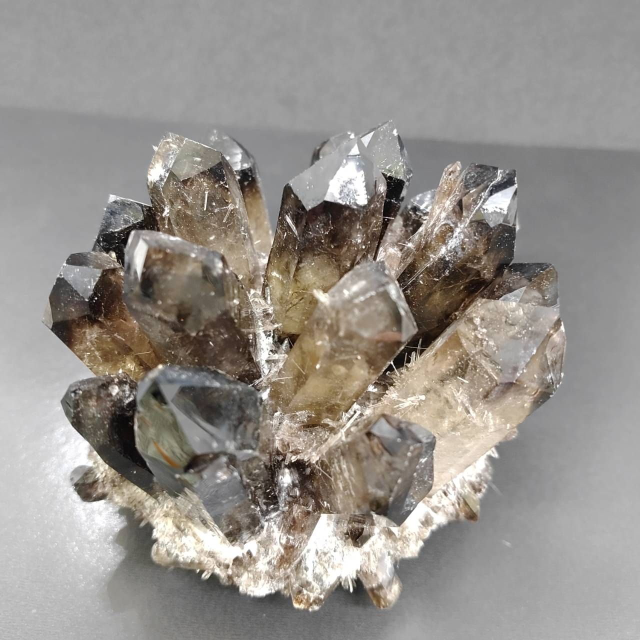 258:【深みある透明感】スモーキー クォーツ クリスタル クラスター