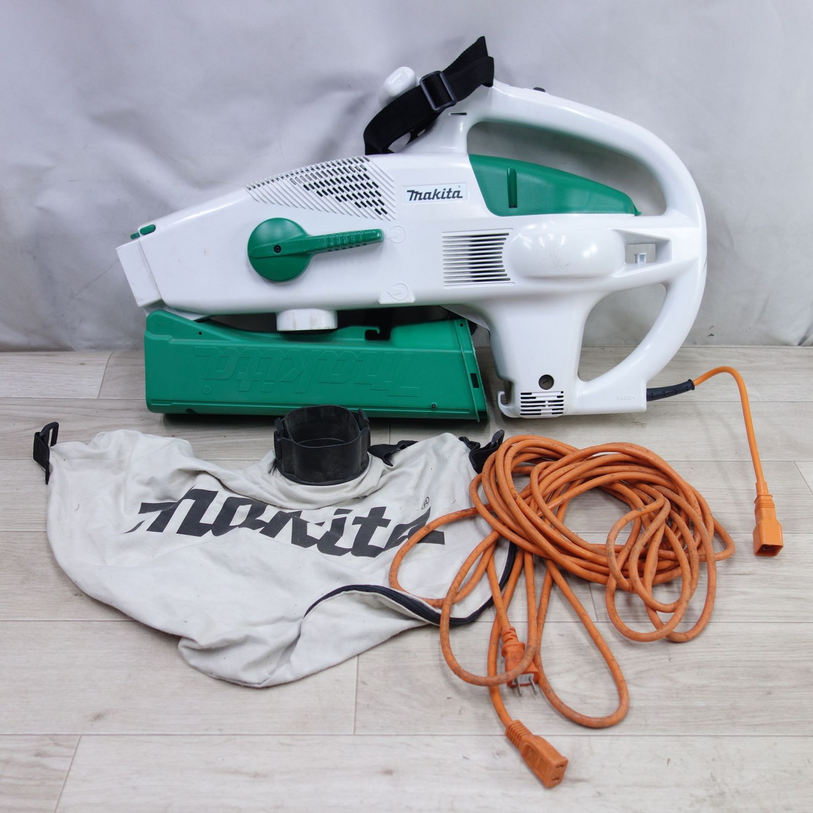 送料無料] ◇マキタ ブロワ 集じん機 MUB0710 電動 工具 集塵 コード式 