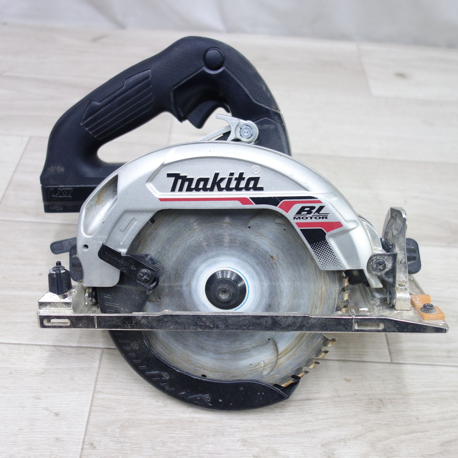 送料無料] ◇マキタ 165mm 充電式 マルノコ HS631D 電動 工具18V