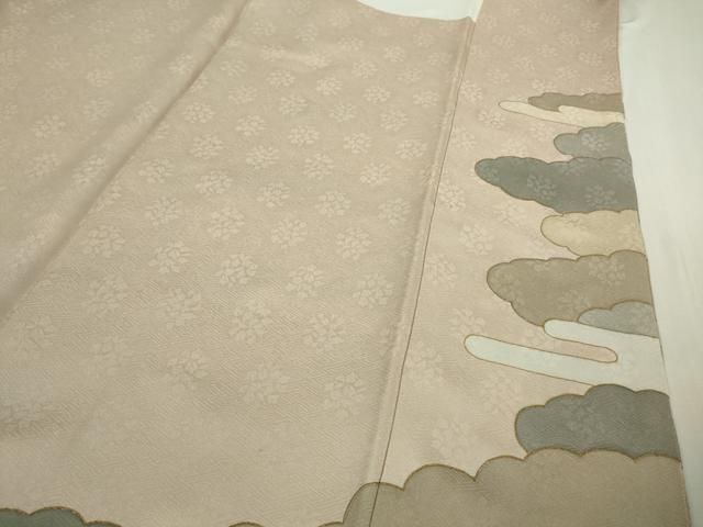 平和屋本店●極上　皇室献上作家　藤井寛　色留袖　駒刺繍　雲重ねエ霞　薄桜色地　金彩　逸品　DZAB3703kh6 平和屋本店○極上 皇室献上作家 藤井寛 色留袖 駒刺繍 雲重ねエ霞 薄
