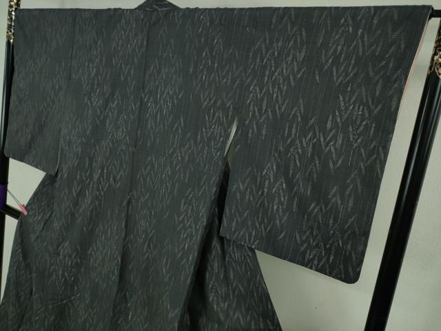 平和屋本店●極上 本場結城紬 重要無形文化財 本場結城紬技術保持者 野村半平 100亀甲 飛び亀甲柄 枝葉文 褐色地 証紙付き 逸品DZAB3762kh6 平和屋本店○極上 本場結城紬 重要無形文化財 本場結城紬技術保持者
