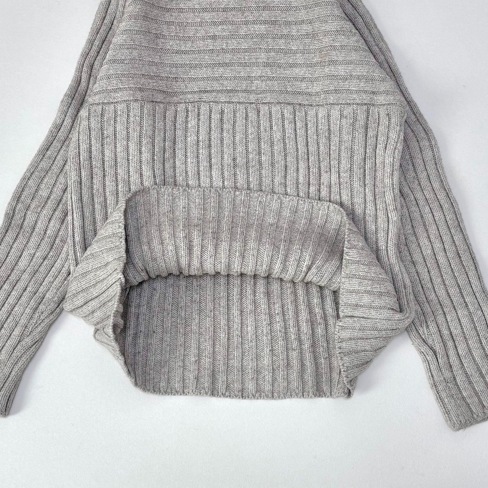 プリスティン タートルネックニット オーガニックコットン ヤク リブ編み 日本製 ヤクタートルネックプルオーバー / オーガニックコットン – PRISTINE