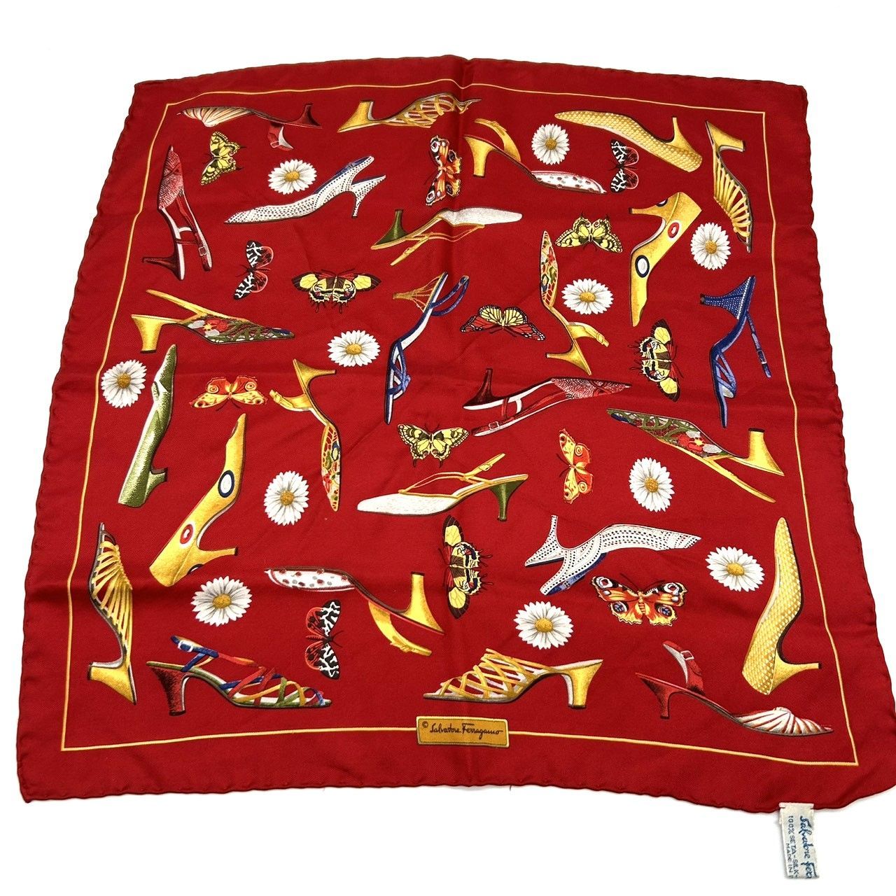 サルヴァトーレ フェラガモ シルク ハンカチ 赤 靴モチーフ フラワー柄