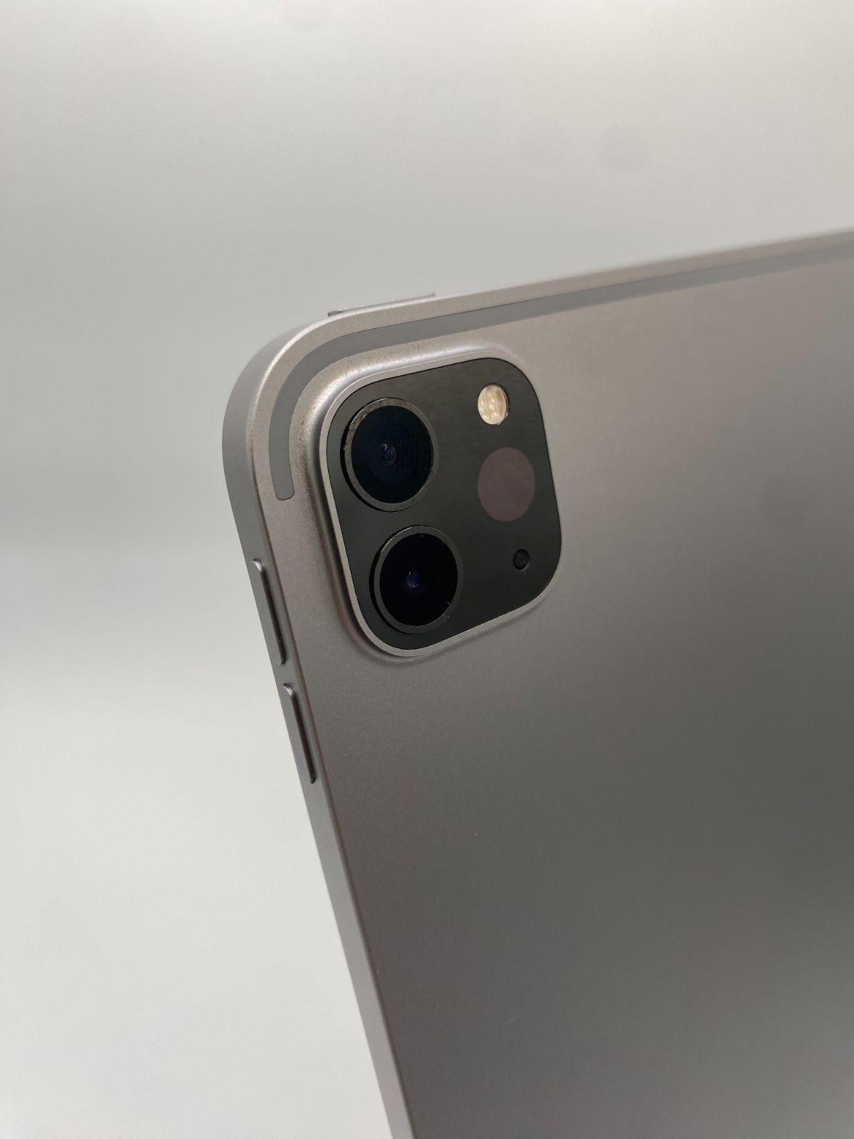 ジャンク】iPad Pro 6世代 256GB スペースグレイ - メルカリ