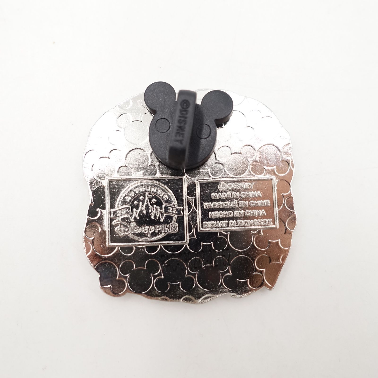 ディズニーピンバッジ モアナと伝説の海 モアナ 2022年品 香港