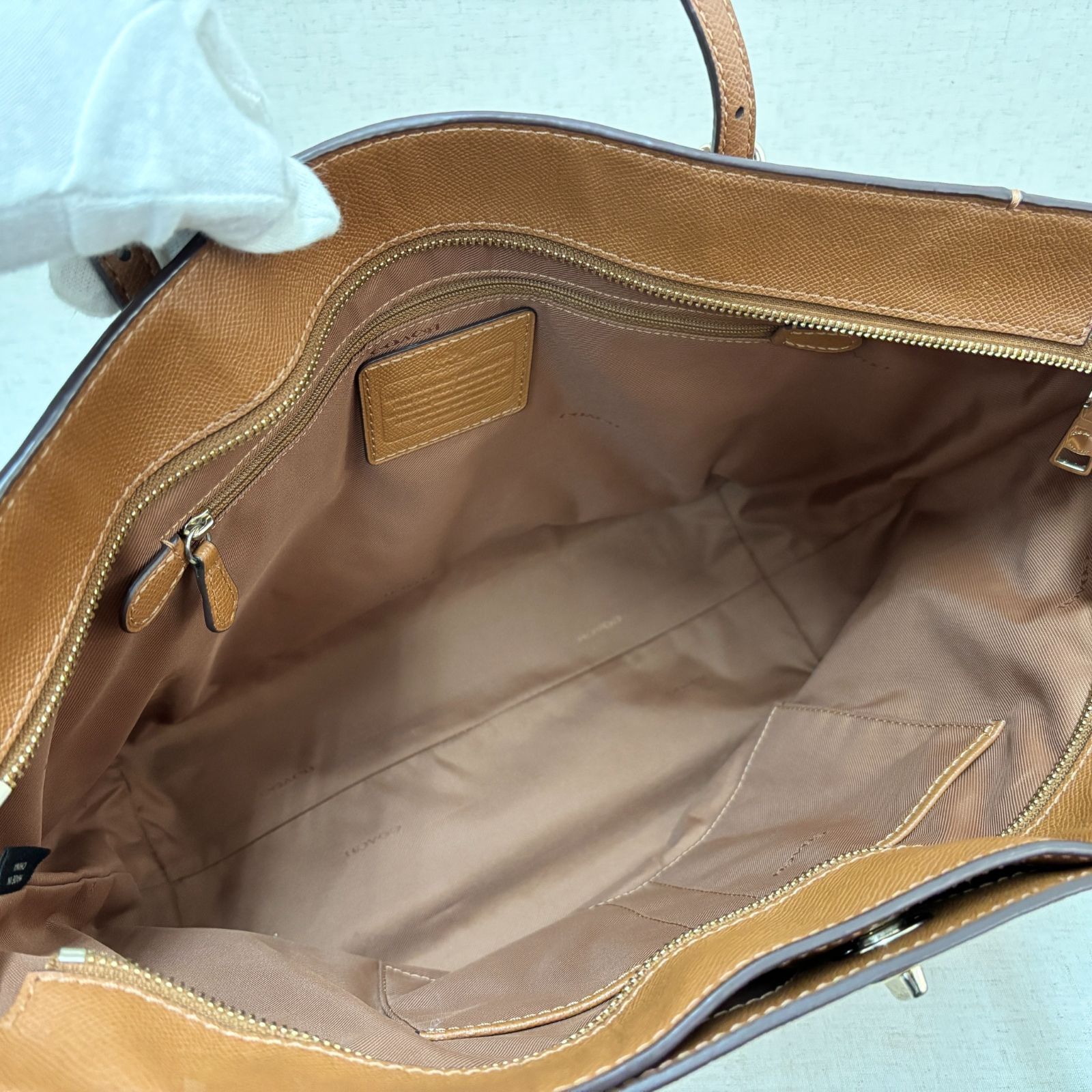 COACH　コーチ　トートバッグ　レザー　ブラウン　キャメル　ゴールド金具　ターンロック　大容量
