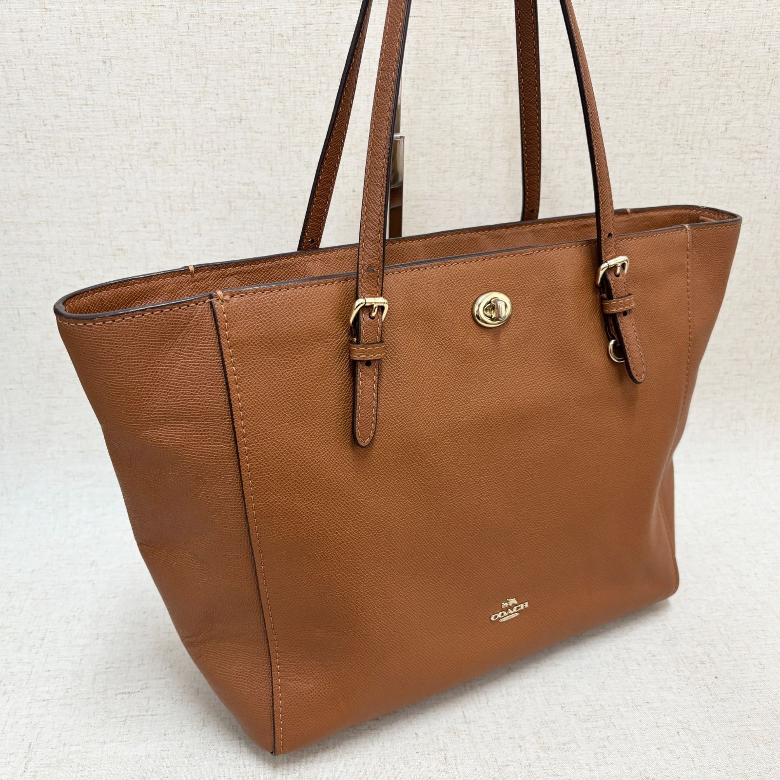 COACH 本革 ハンドバッグ ブラウン キャメル 茶色　通勤　お出かけ COACH コーチ トートバッグ レザー ブラウン キャメル ゴールド金具