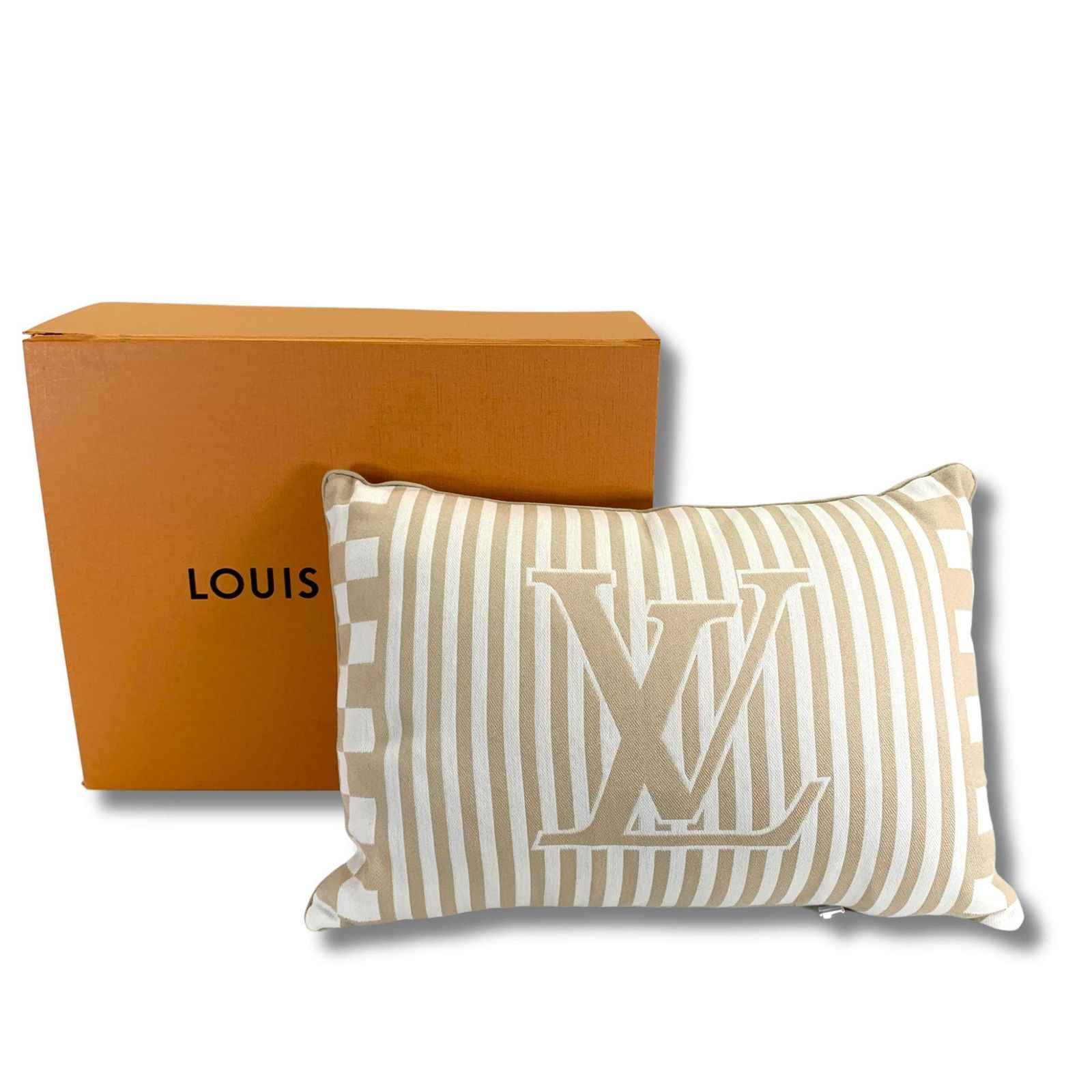 LOUIS VUITTON ルイヴィトン プラージュ LV グラフィカル クッション