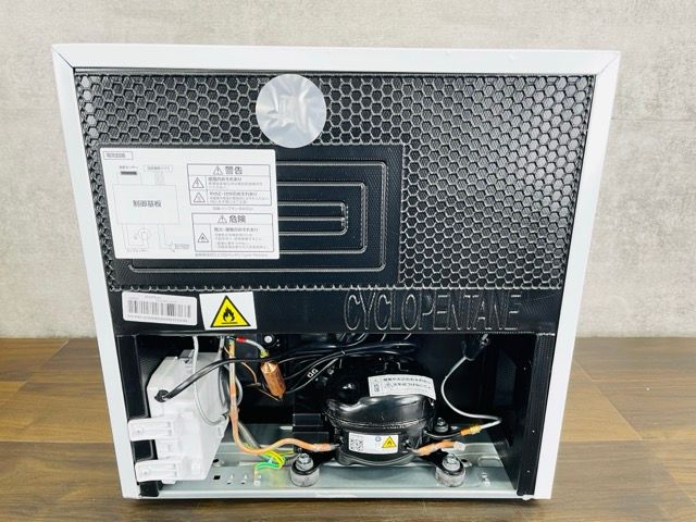 コンフィー ノンフロン冷凍庫 【中古】comfee RCD40WH1JP (E) 32L 右