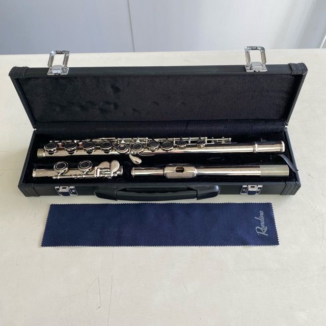 ほぼ未使用！　フルート♡ ケース付き！！ 配送不可、現地引取のみ、リユース品】メーカー不明 フルート ハード