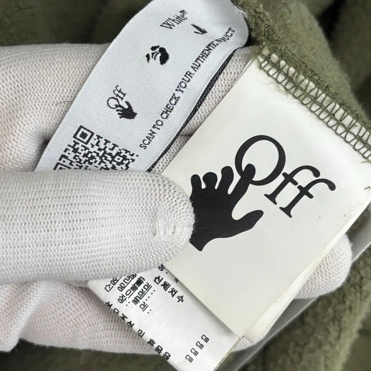 Off-white (オフホワイト) クッション&カバー 公式販売が好調 OFF WHITE オフホワイト フードジップアップ 【公式通販】