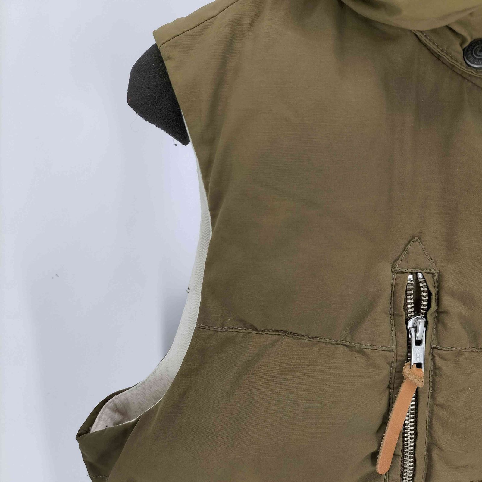 True Religion ダウンベスト トゥルーレリジョン TRUE RELIGION ロゴ刺繍 フーディーダウンベスト