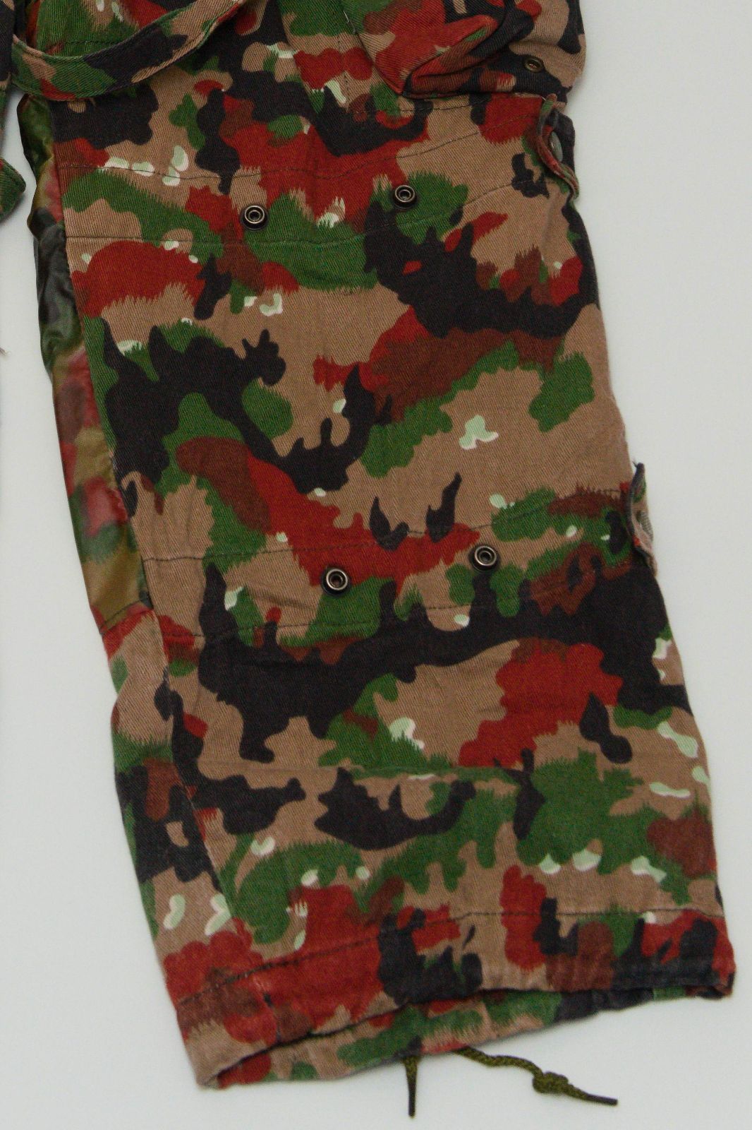 ユーロ ミリタリー 古着 スイス軍 M70 アルペンカモパンツ