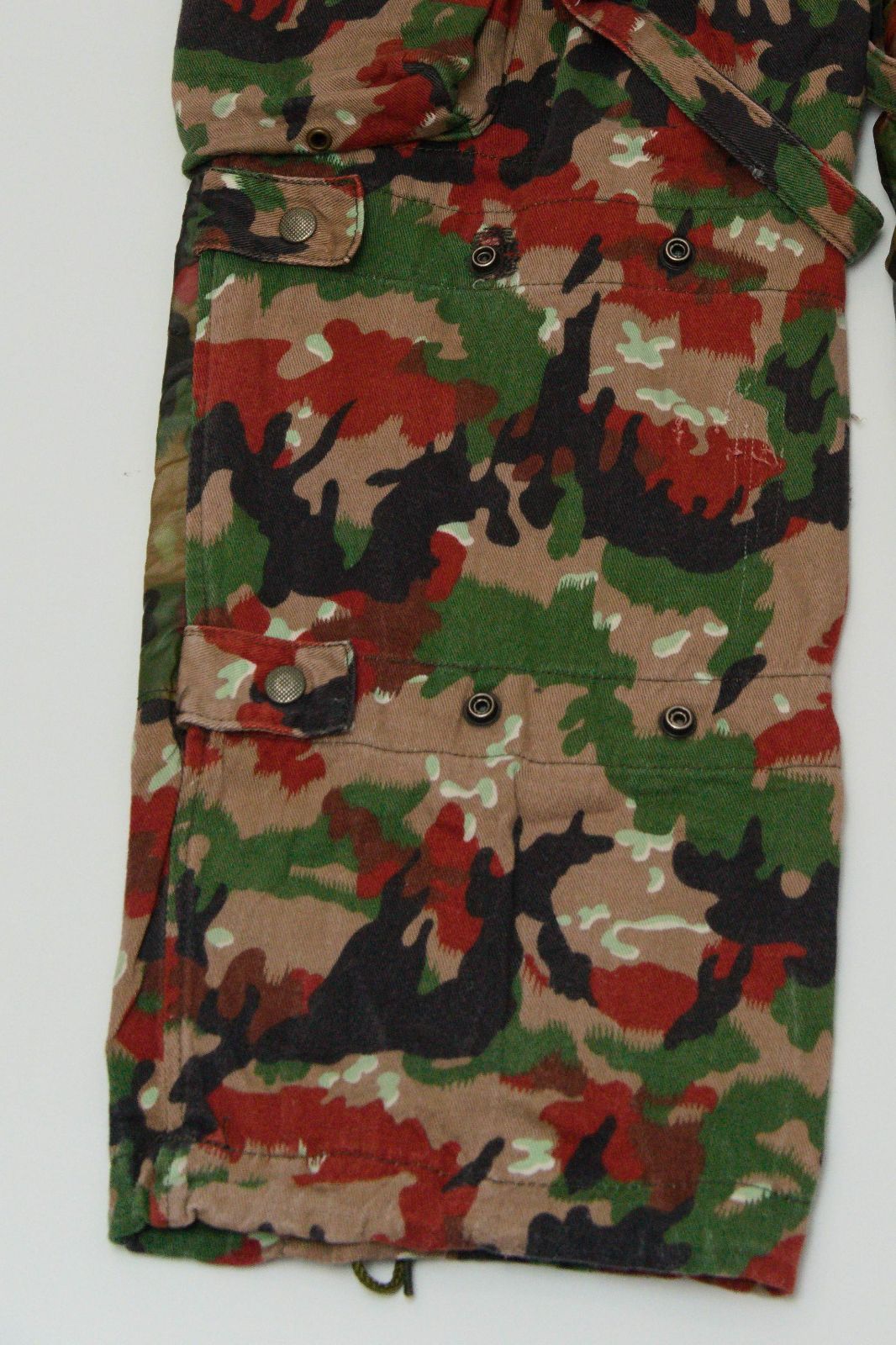 ユーロ ミリタリー 古着 スイス軍 M70 アルペンカモパンツ