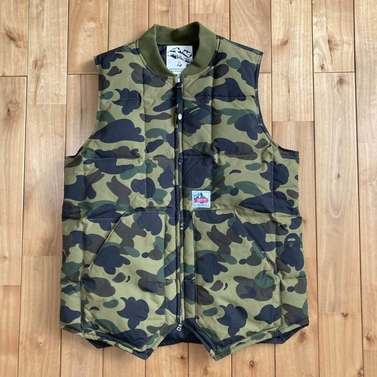 BAPE APE カモフラ　ダウンベスト A BATHING APE（アベイシングエイプ） ダウンベスト ベスト 1ST CAMO