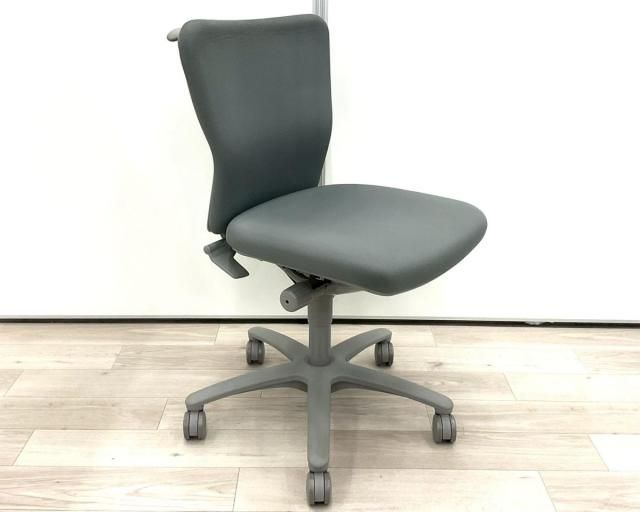 中古]オカムラ（okamura）製 カロッツァチェア！[KC] - メルカリ