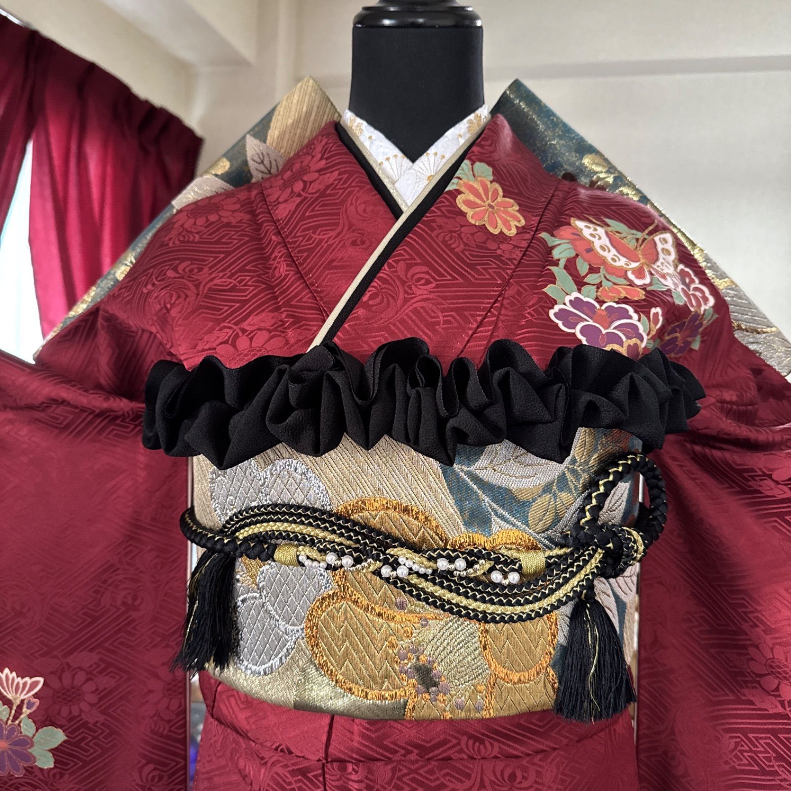 豪華振袖セット(4点)・袋帯・重ね衿・半衿・古典柄・金駒刺繍・御所車