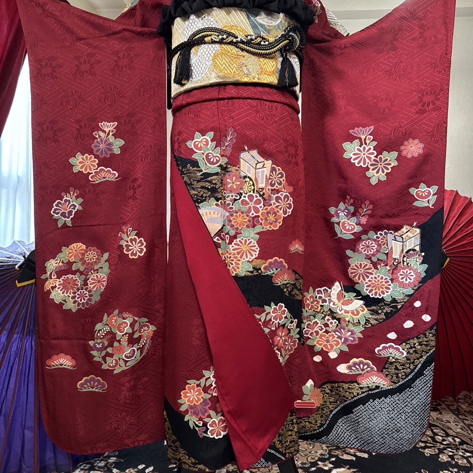 豪華振袖セット(4点)・袋帯・重ね衿・半衿・古典柄・金駒刺繍・御所車