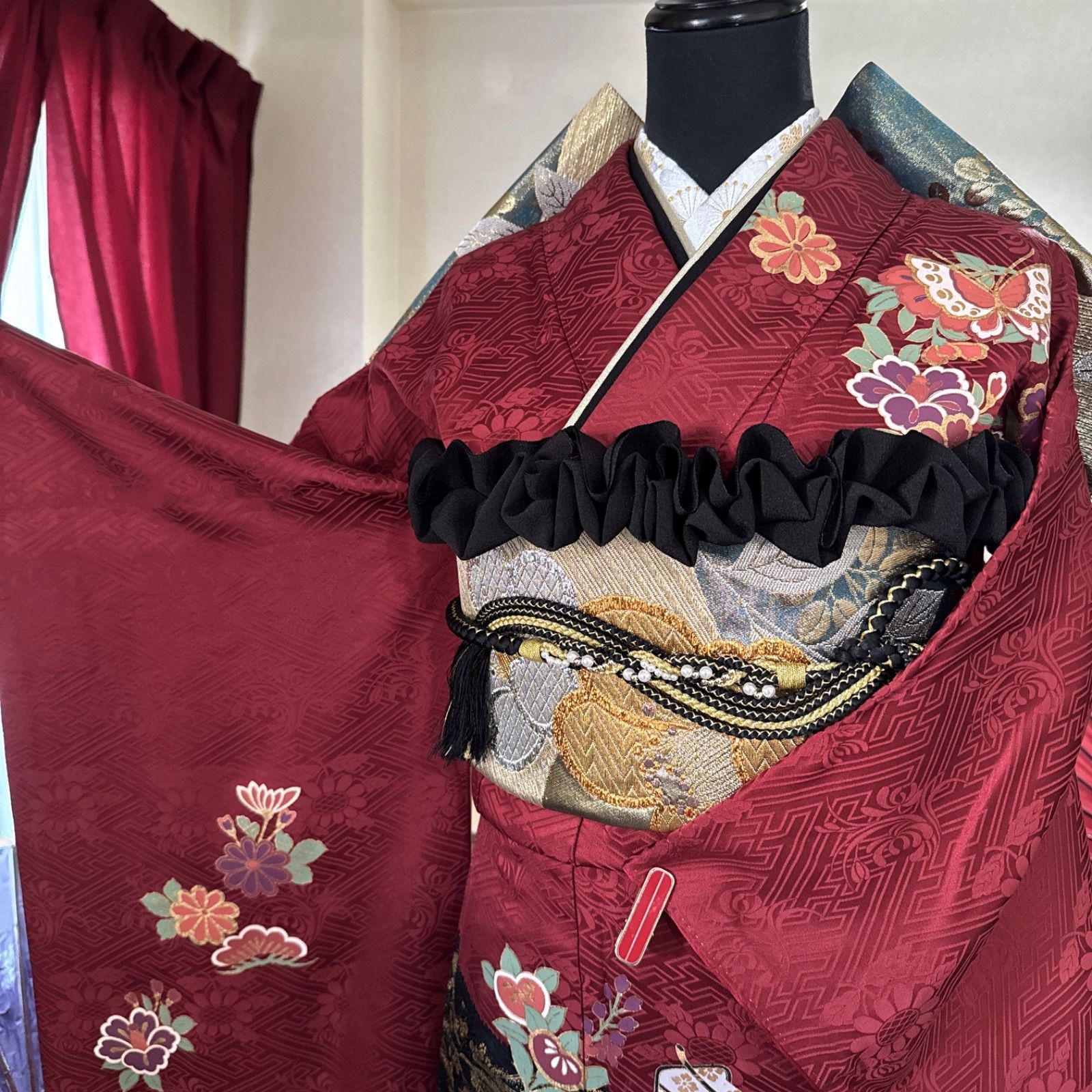 豪華振袖セット(4点)・袋帯・重ね衿・半衿・古典柄・金駒刺繍・御所車