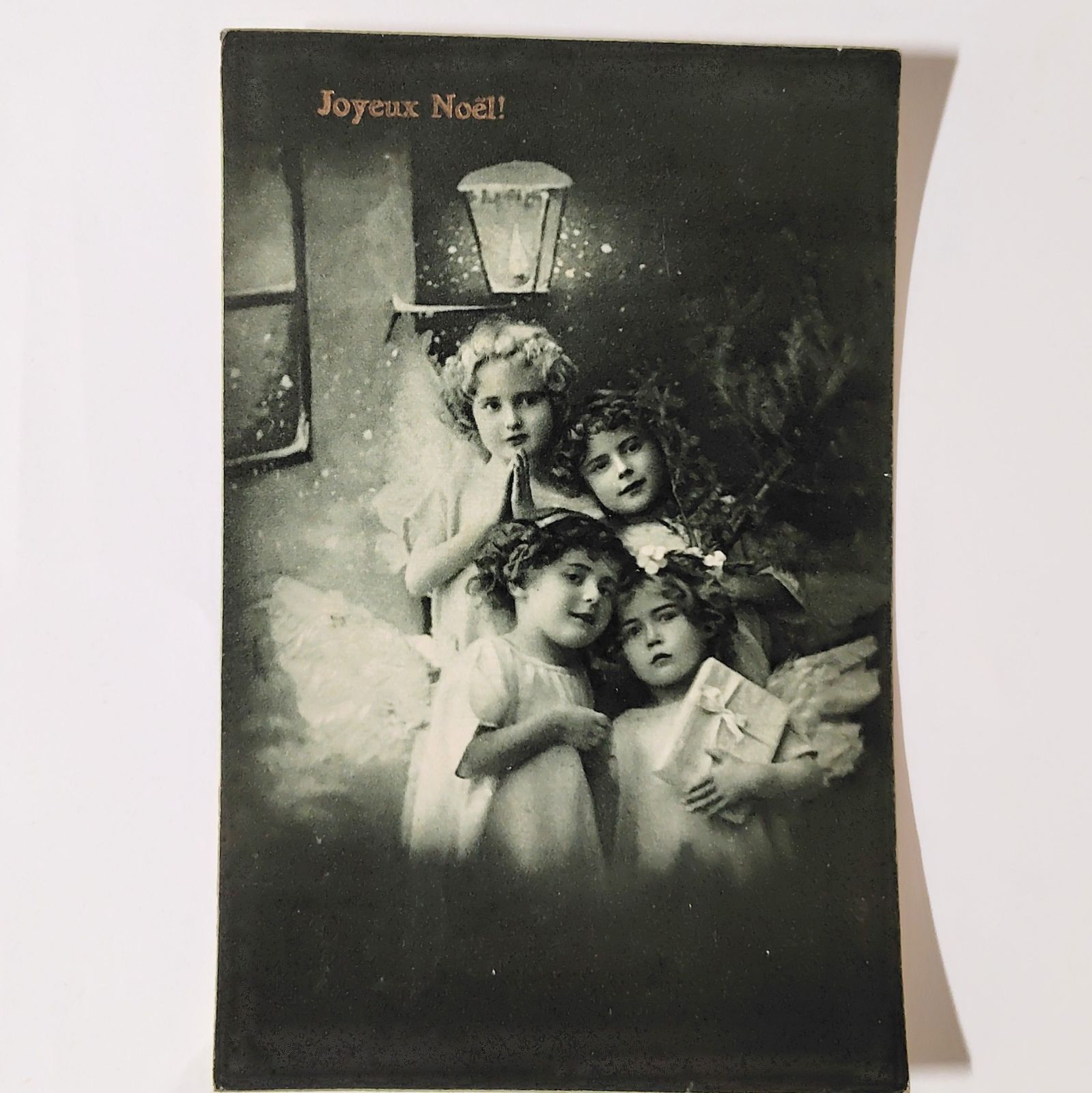 聖夜の囁き ― 灯火に集う四人の祈りの天使たち フランス ヴィンテージ