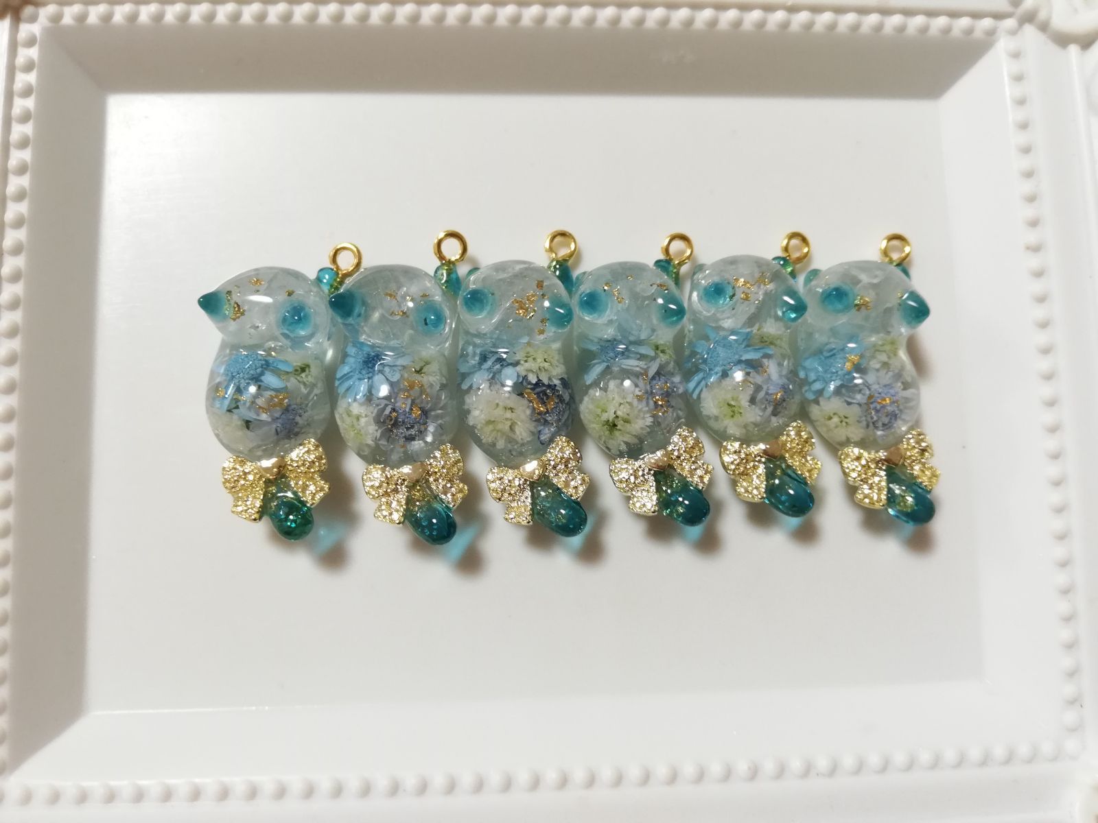 猫チャーム61 ぐで猫 じゃれ猫 天然石を詰め込んだにゃんこ 1個 - メルカリ