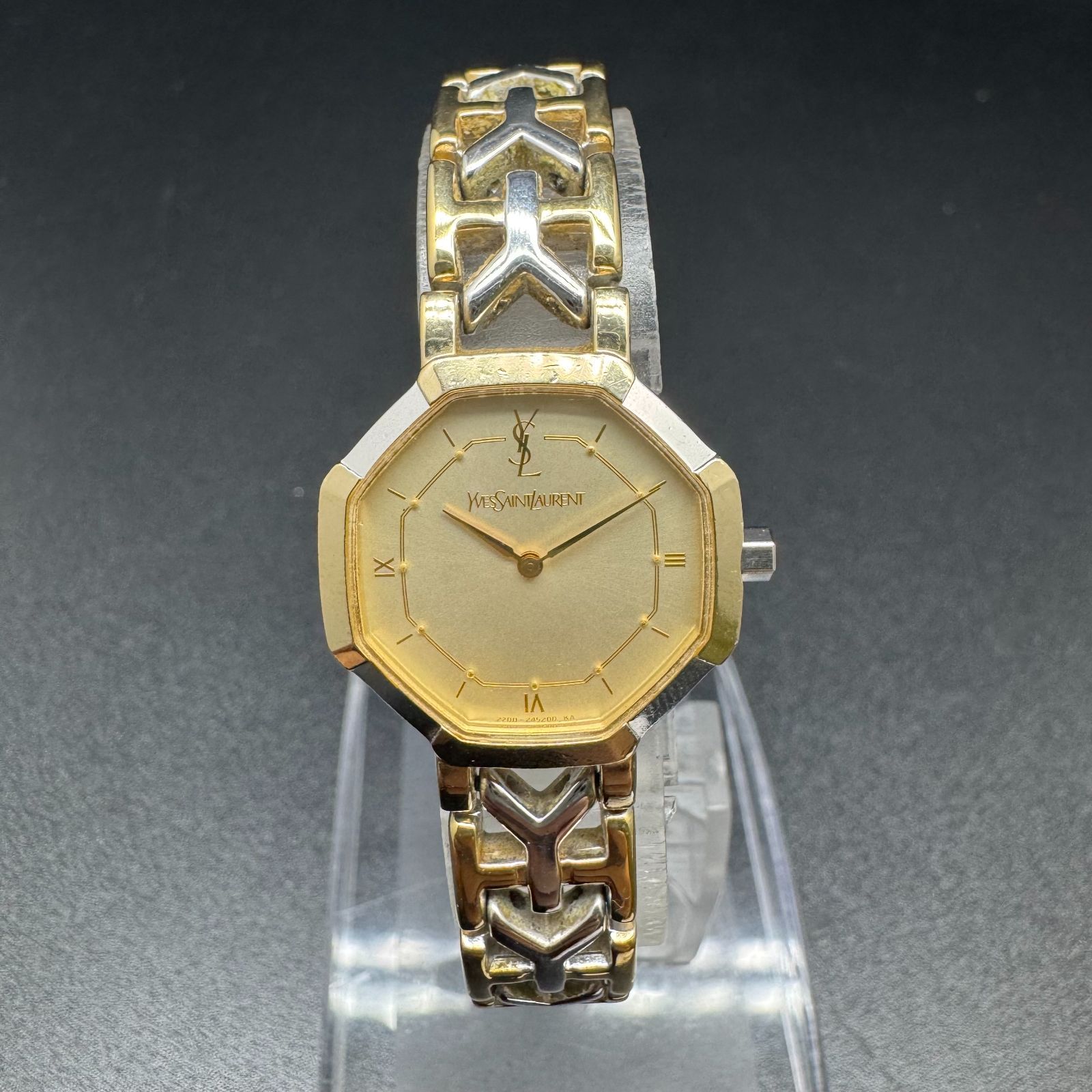 イヴサンローラン レディース時計 B26011286 - メルカリ