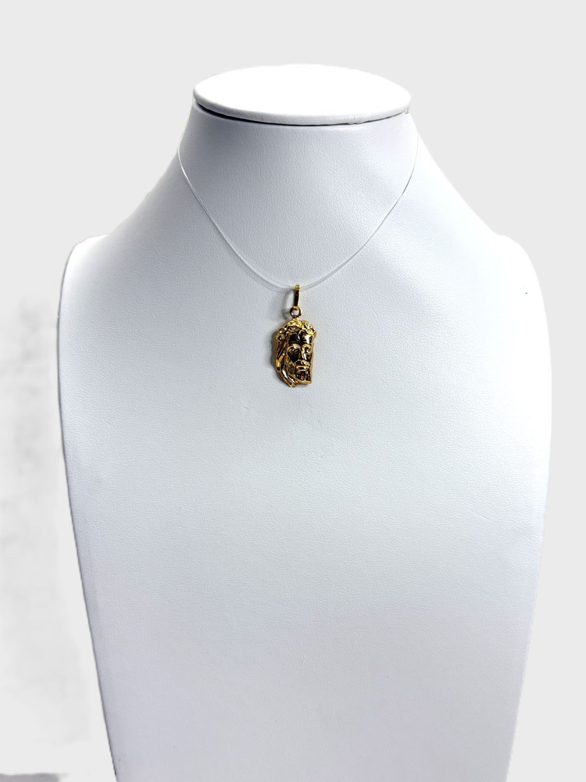 K18】750 ペンダント イエス キリスト フェイス 顔 1.1g - メルカリ