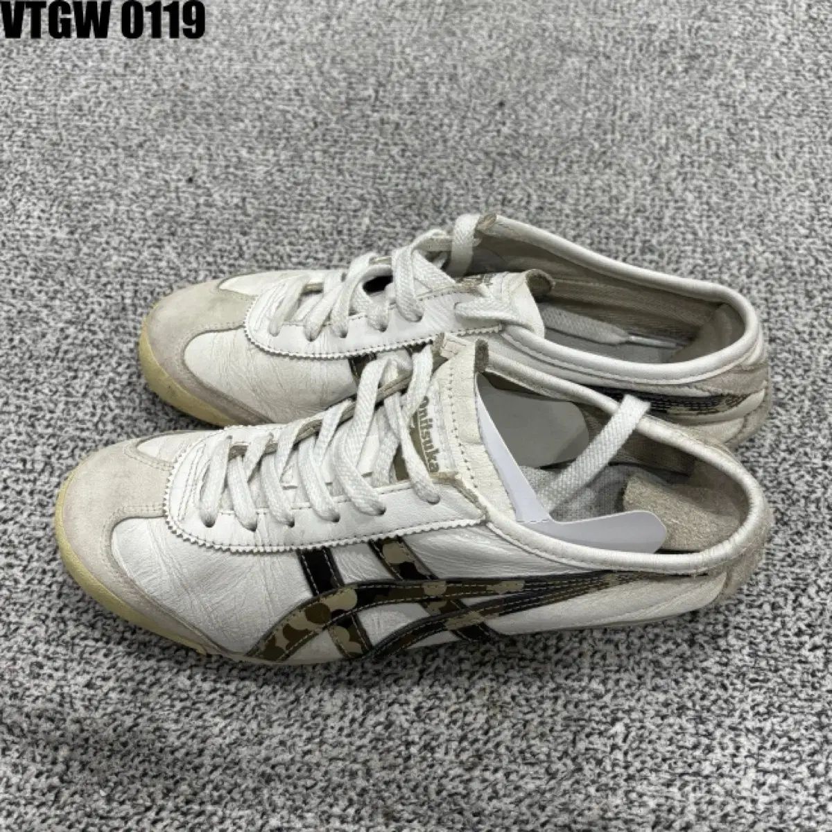 メルカリ祭！土日セール！uni&co ユニアンドコー　レアカモ オニツカタイガー × コムサデモード 26.0cm - メルカリ