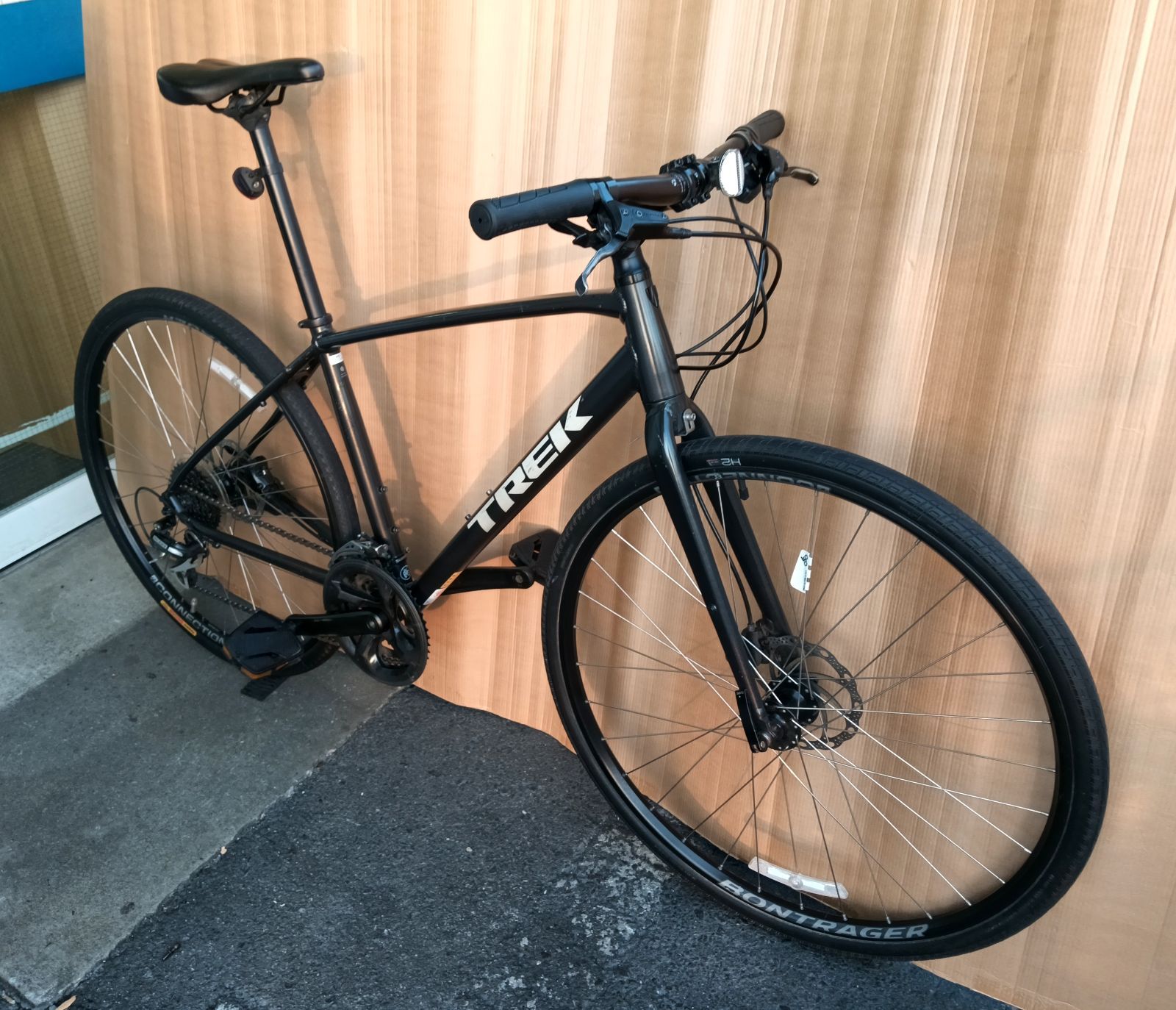 美品！TREK FX2 Disk /トレック FX2 Diskクロスバイク - メルカリ