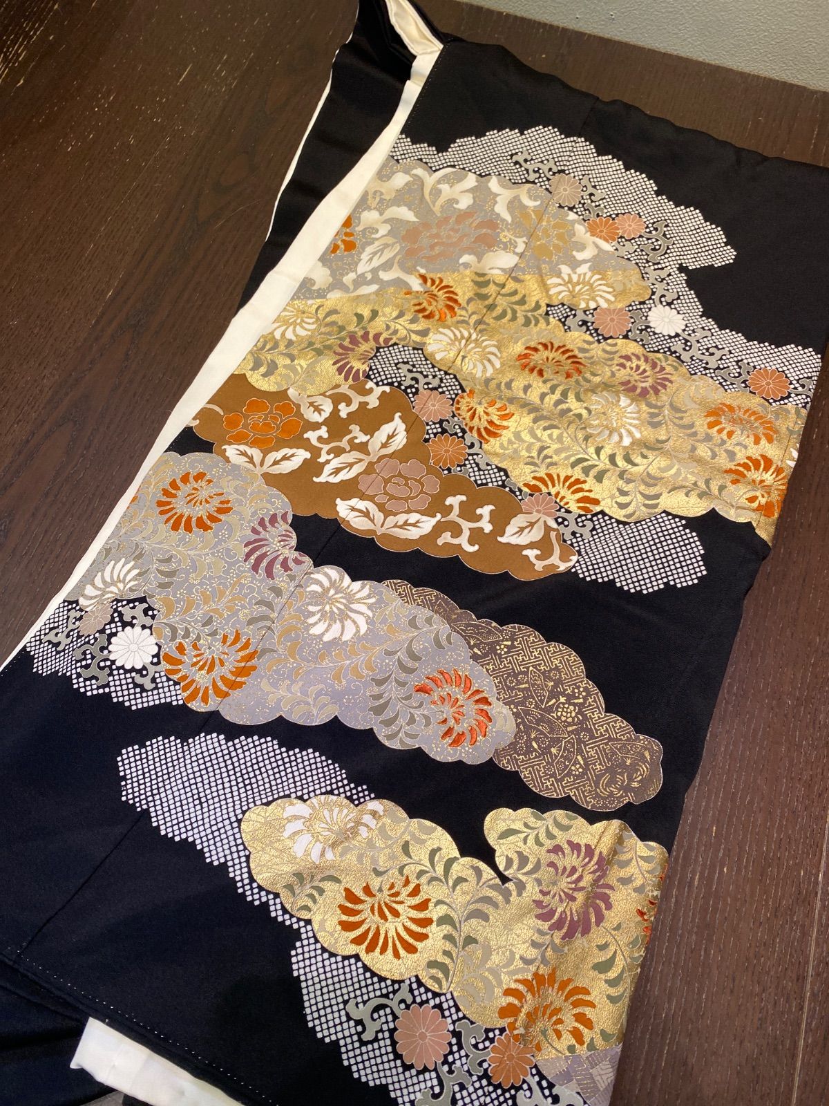 まとめ売り】正絹留袖5枚 リメイク素材 ハンドメイド向け - メルカリ