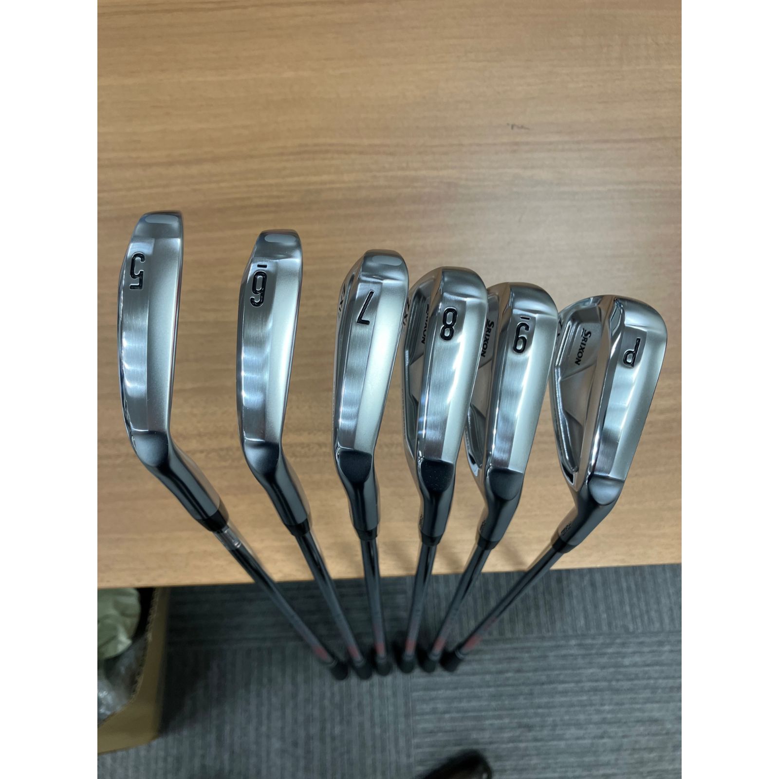 スリクソン ZXi7 アイアン6本セット N.S.PRO MODUS3 105 R 右利き用