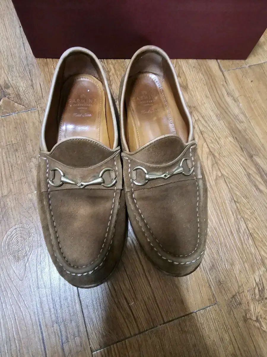 美品　カルミナ　スウェード　UK8.5 27cm 美品 カルミナ スウェード UK8.5 27cm CARMINA＞ スエード Uチップシューズ