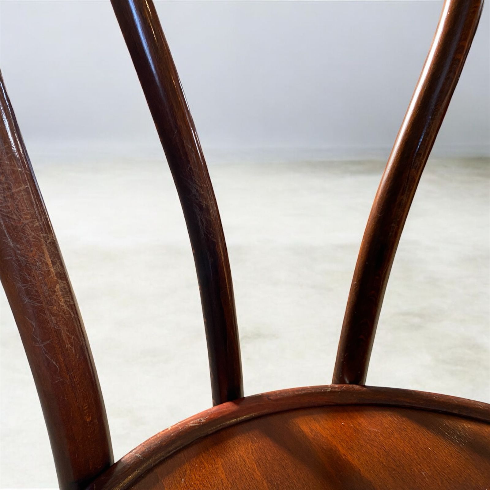 □マルニ木工 ベントウッドチェア 丸座面 ルーマニア製 曲木 曲げ木