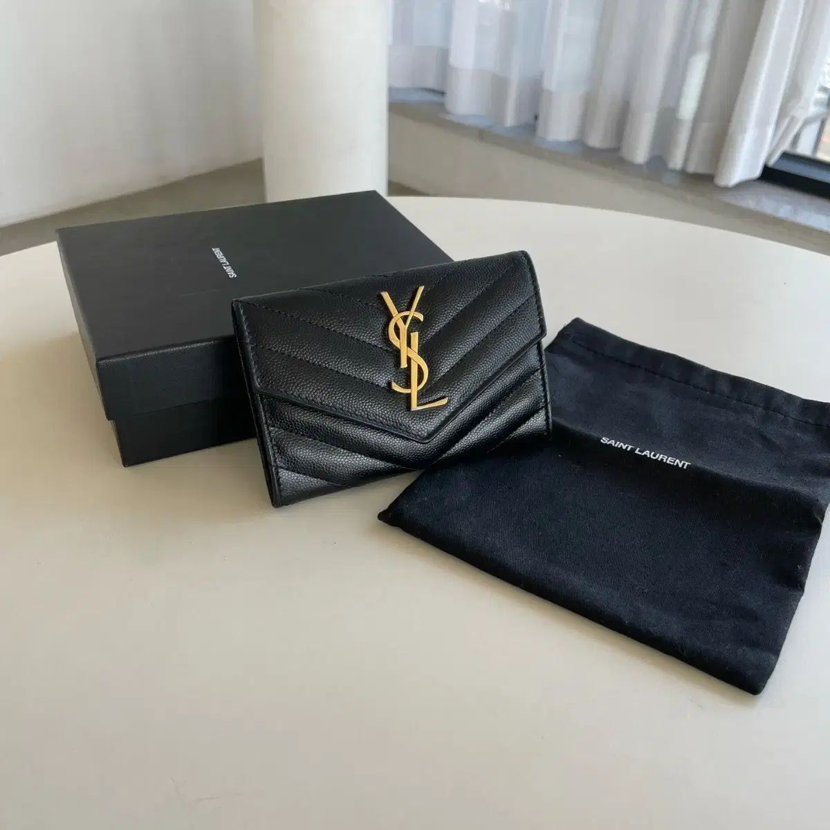イヴ・サンローラン ENVELOPE(エンベロープ) カードウォレット 中 