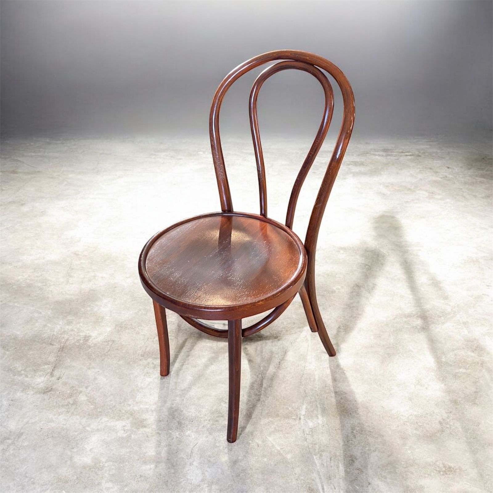 □マルニ木工 ベントウッドチェア 丸座面 ルーマニア製 曲木 曲げ木