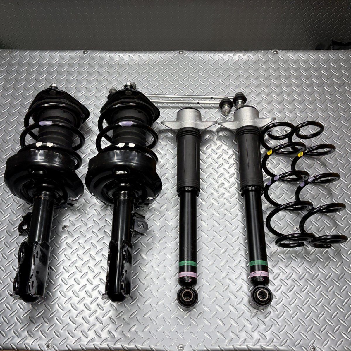 50様限定【送料無料】トヨタプリウス60純正サス 送料無料【美品】60系 トヨタ プリウス 純正 サスキット 品番48510