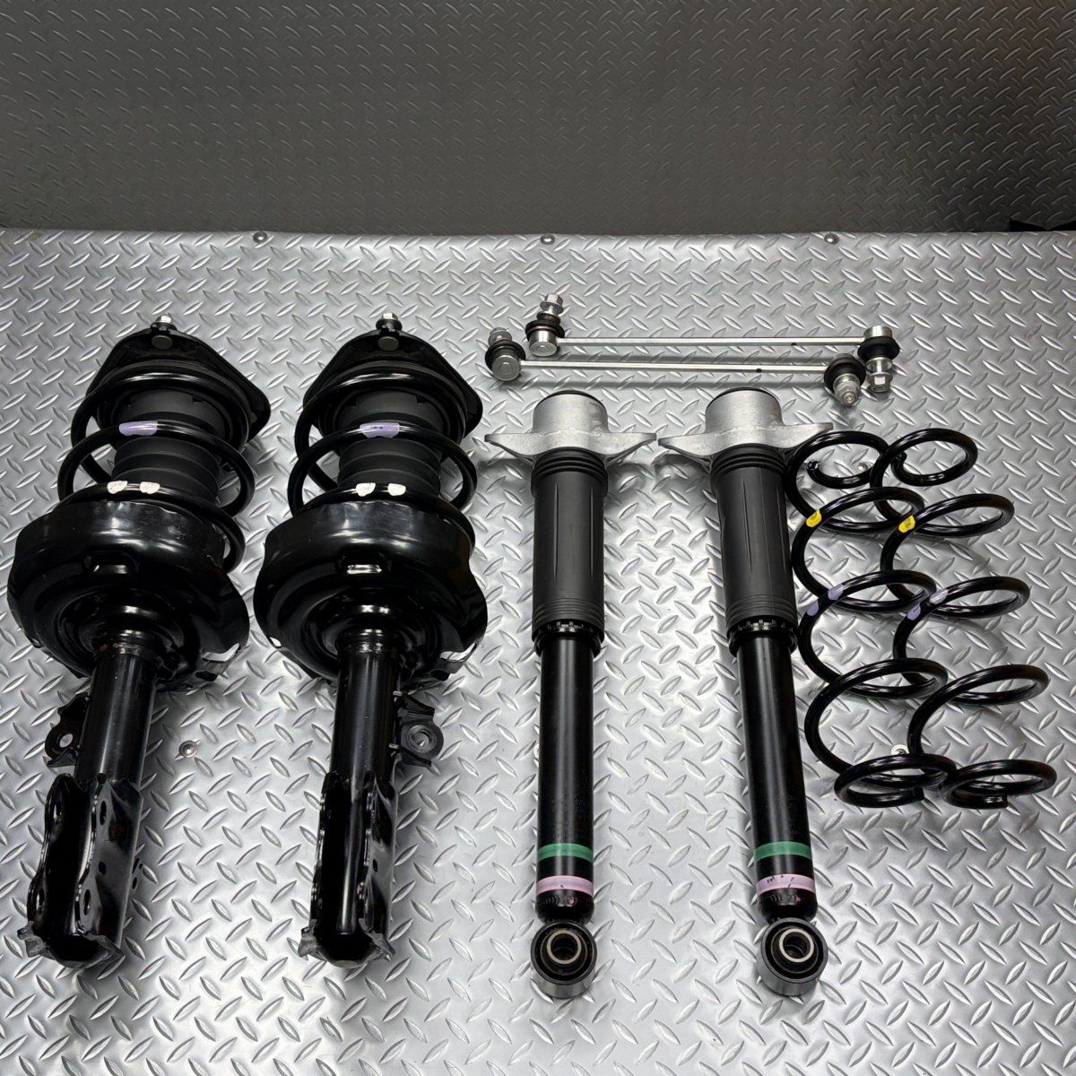 送料無料【美品】60系 トヨタ プリウス 純正 サスキット 品番48510