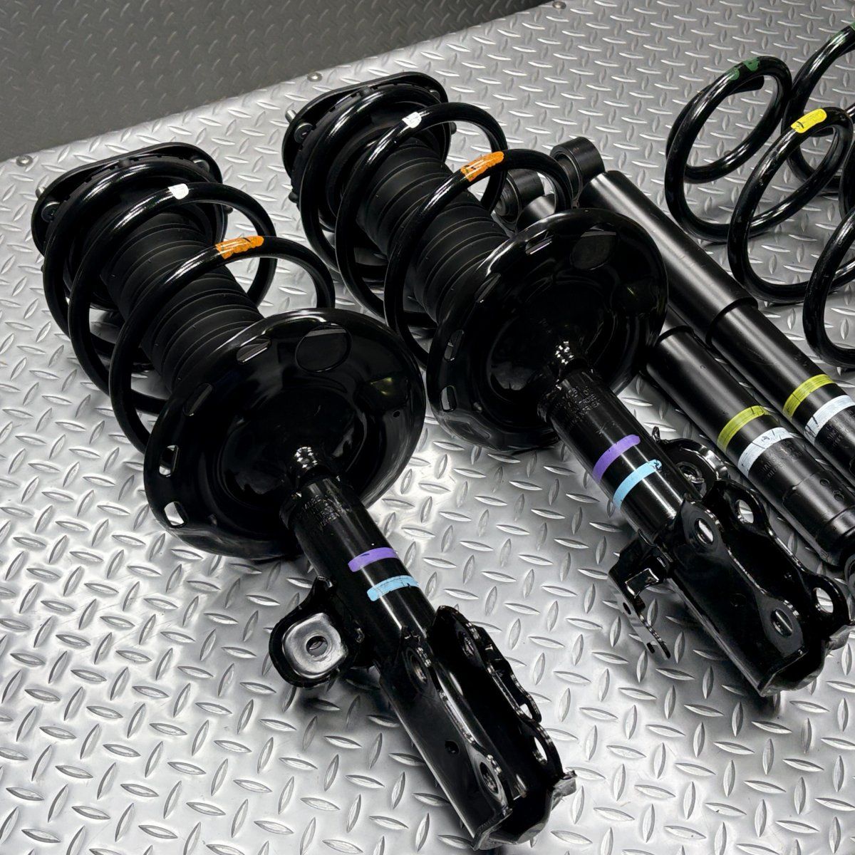 30系 アルファード/ヴェルファイアAGH30W 2WD 純正 サスキット 30系アルファード ヴェルファイア AGH30W 純正サスキット 右前48510