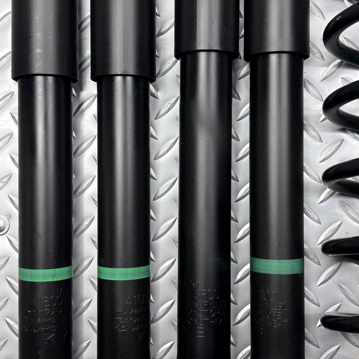 送料無料JB74W スズキ ジムニーシエラ 純正 サスキット 品番41600