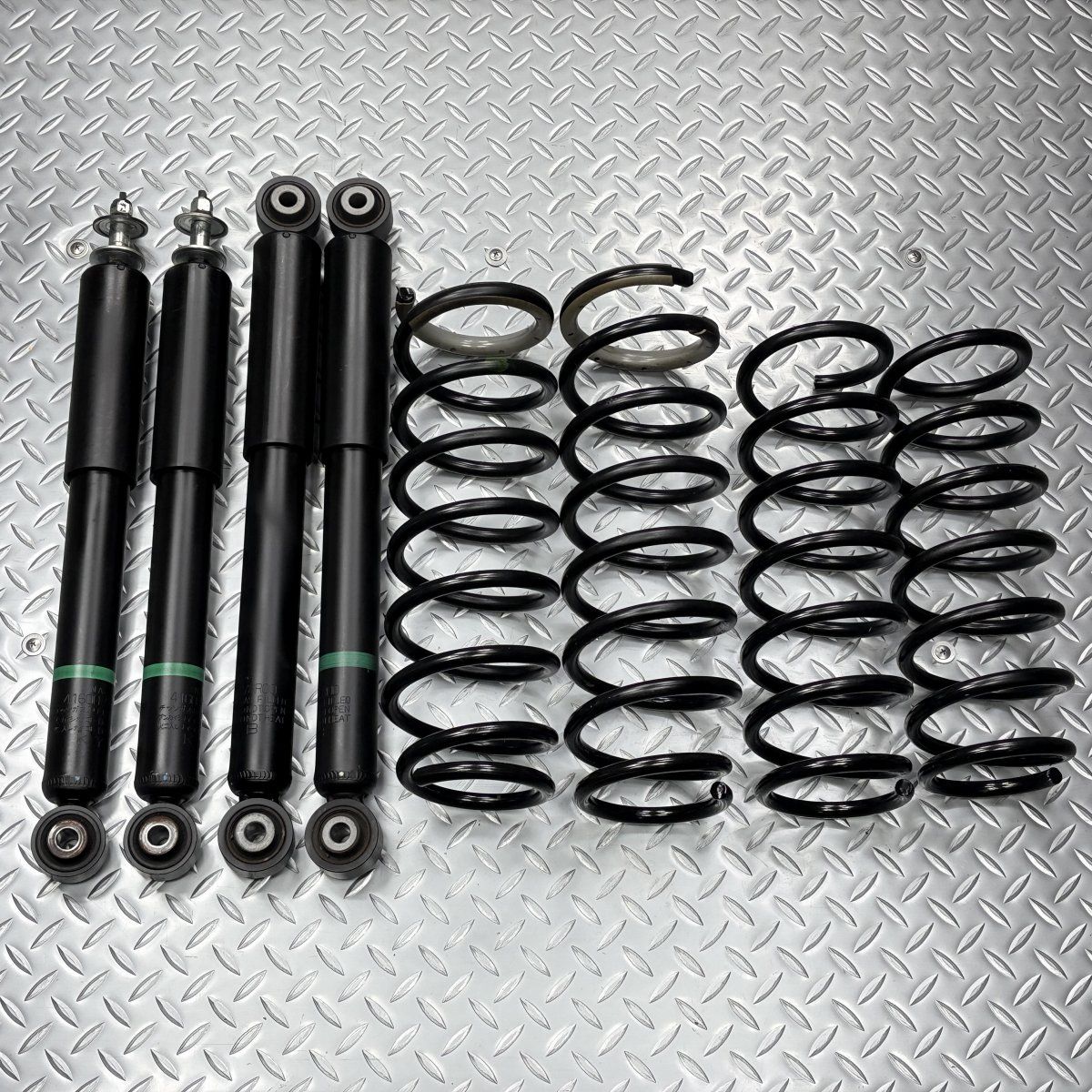 スズキ　SUZUKI ジムニーシエラ　純正　サスペンション+ サスショック スズキ SUZUKI ジムニーシエラ 純正 サスペンション+ サスショック