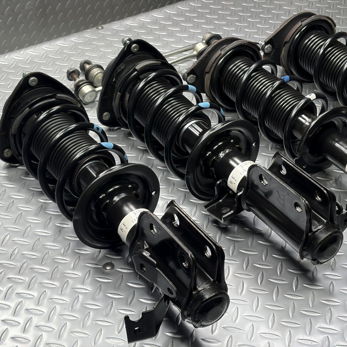 (ZC6)BRZ / (ZN6)86 後期 純正 SACHS製 サスキット1台分 ZC6)BRZ / (ZN6)86 後期 純正 SACHS製 サスキット1台分 - メルカリ