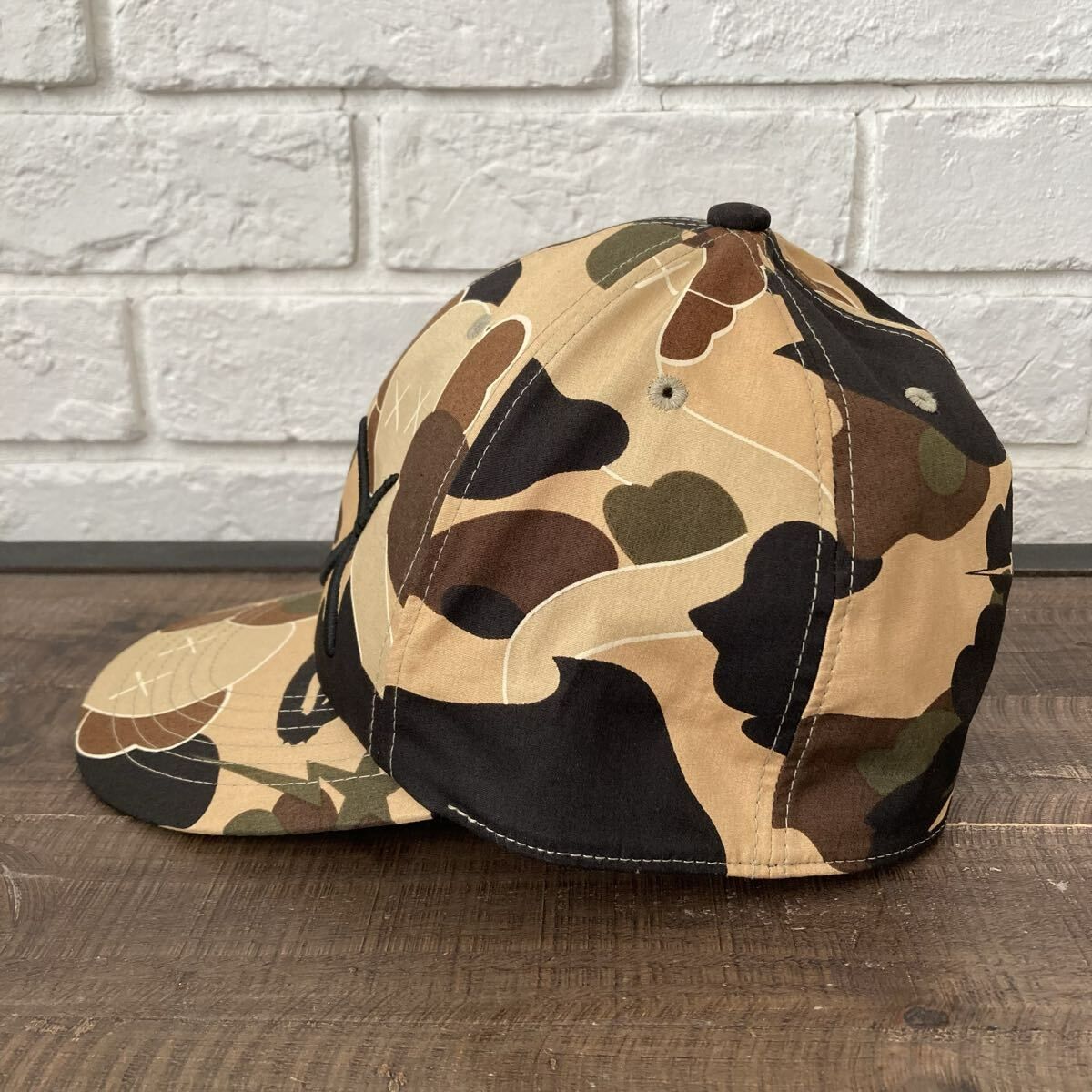 ☆新品☆ KAWS BENDY BAPE CAMO キャップ Mサイズ a bathing ape hat