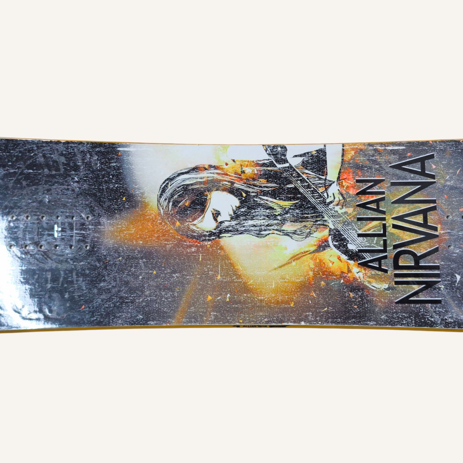 美品 Allian アライアン ニルヴァーナ 154cm ALLIAN アライアン NIRVANA 154cm スノーボード ツインキャンバー