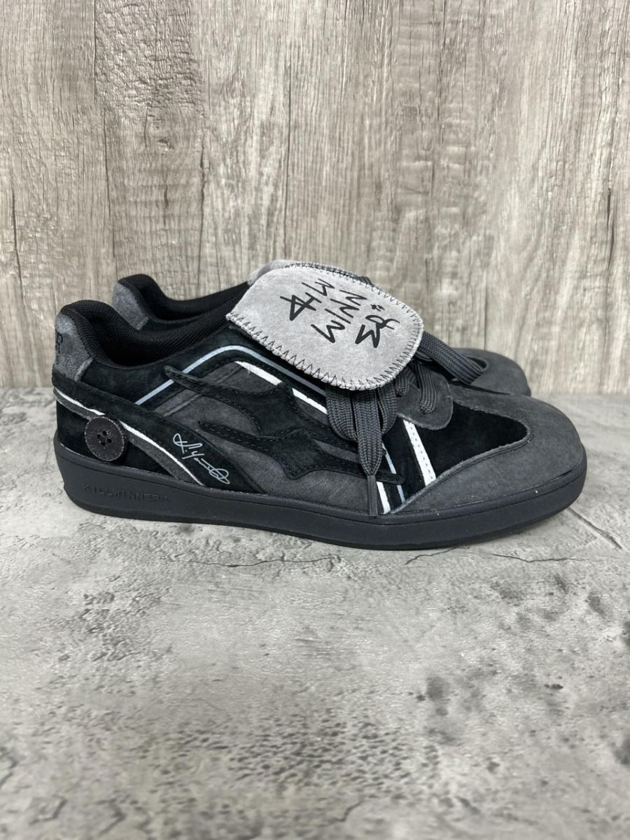 KILLWINNER キルウィナー ブラックジャーマントレーニングシューズ