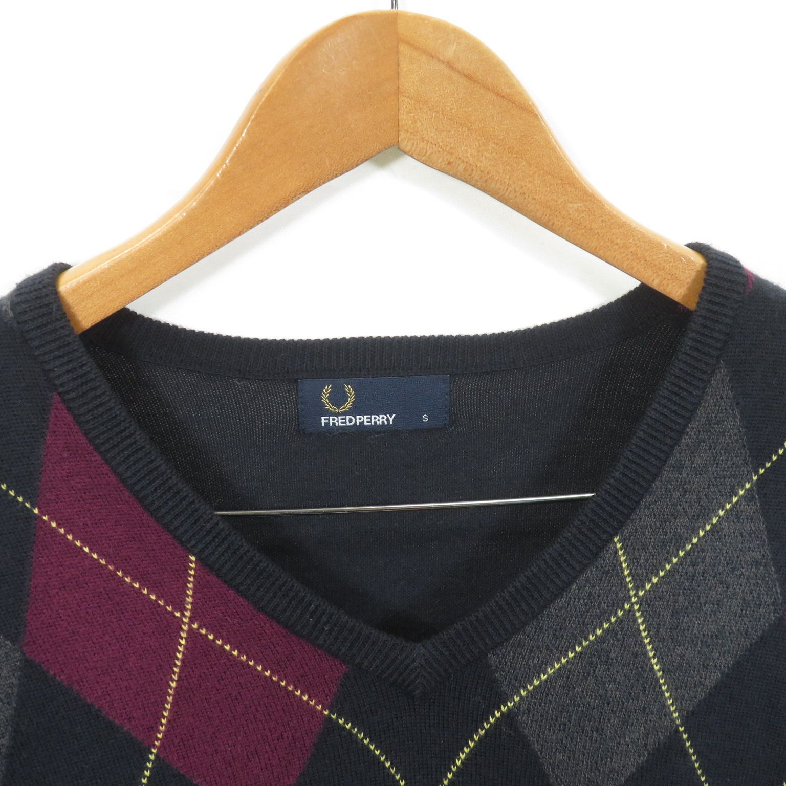 FRED PERRY アーガイル Vネック セーター - メルカリ