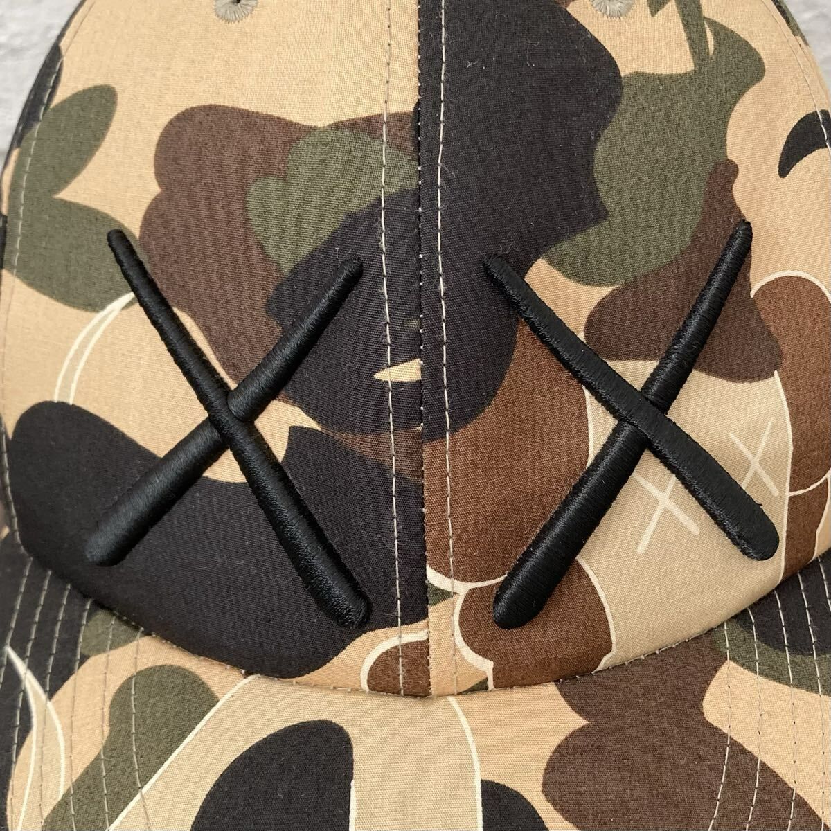 ☆新品☆ KAWS BENDY BAPE CAMO キャップ Lサイズ a bathing ape hat 