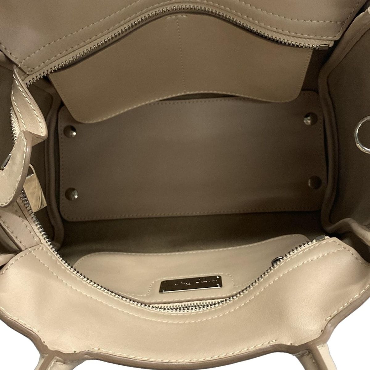 な*a様 フェラガモ ベージュ レザー ハンドバッグ FERRAGAMO