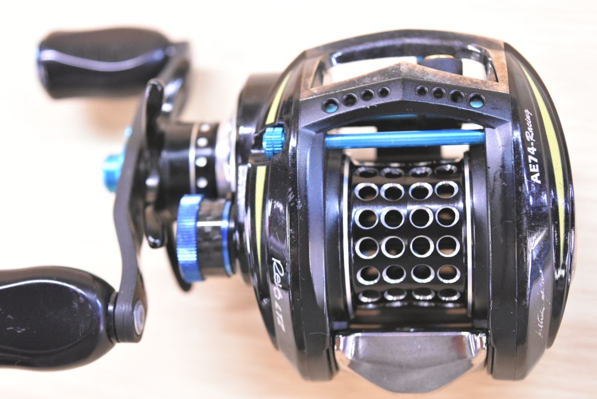 Abu Garcia AE74 新品未使用 アブガルシア レボ LTZ AE74 レーシング 左 ABU GARCIA ベイトリール