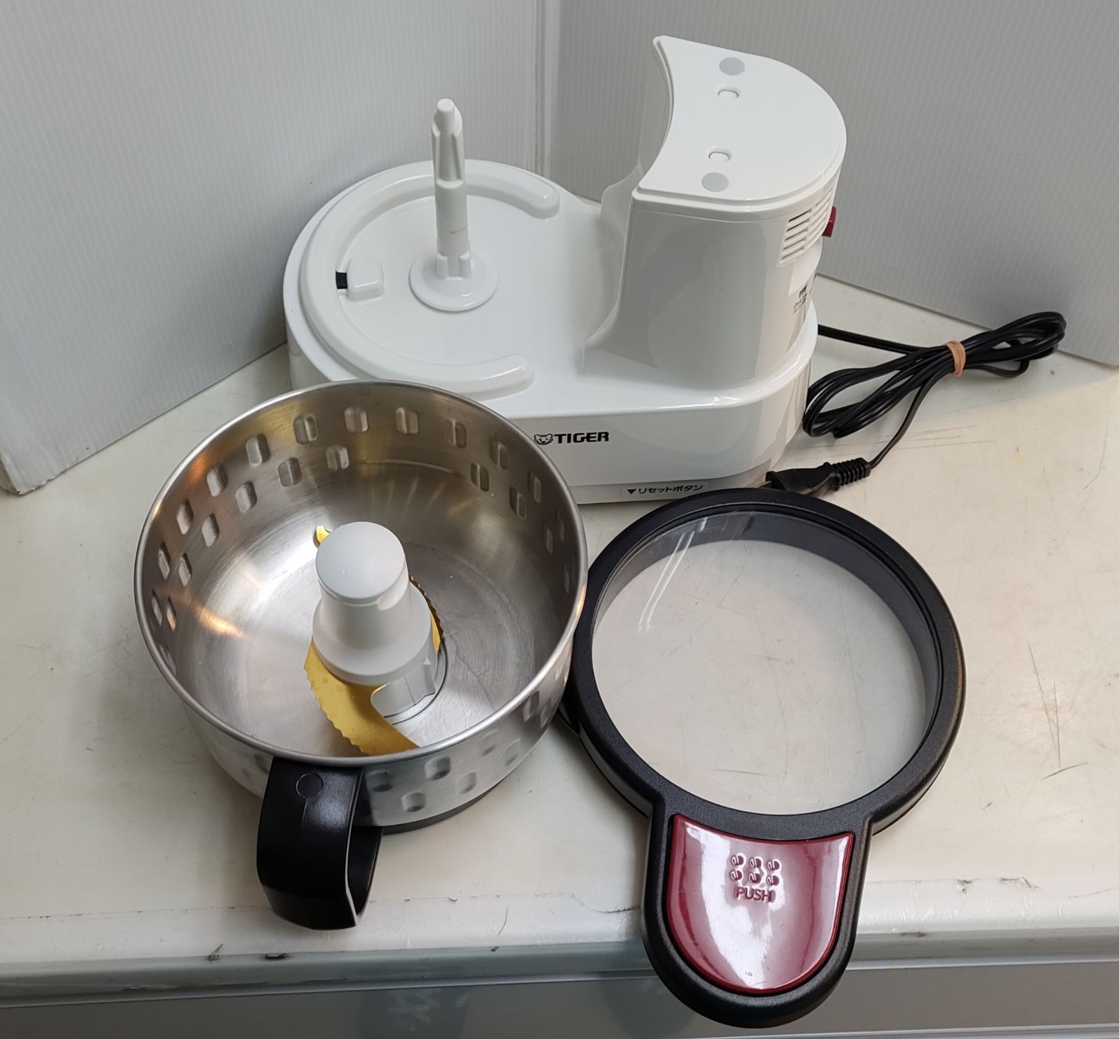 ◇ タイガーフードプロセッサー SKF-A100-R [ホワイト] 2014年製 簡単