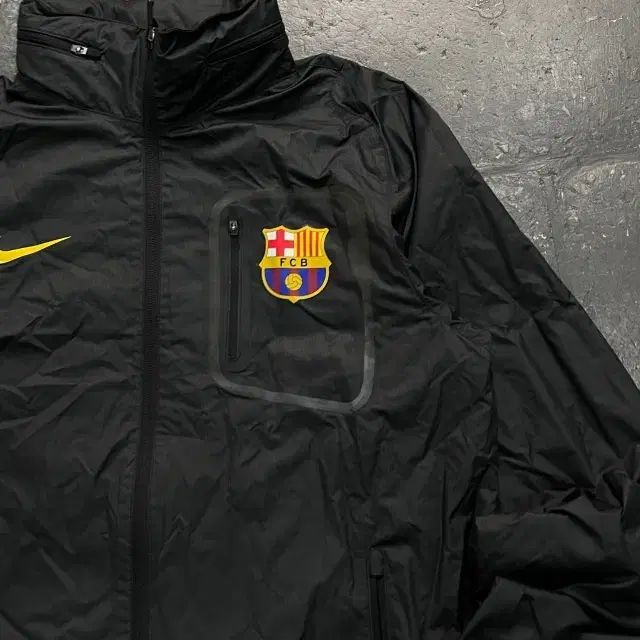 100 NIKE バルセロナ ウィンドブレーカー - メルカリ